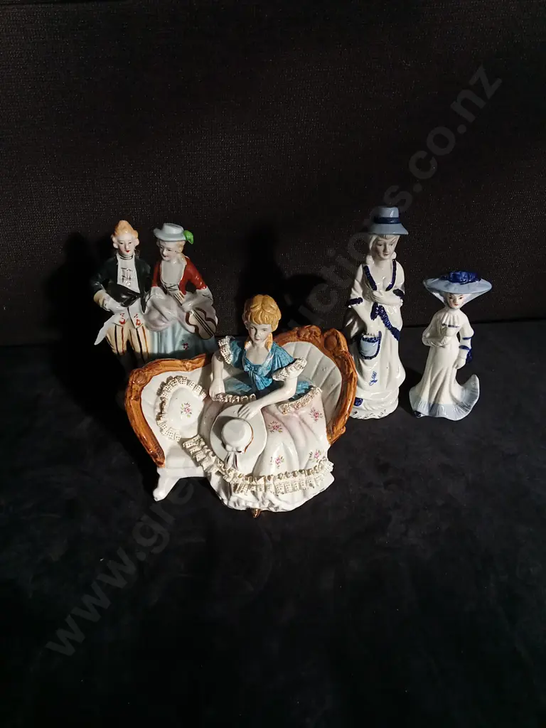 4 PIECES VICTORIAN STYLE PORCELAIN FIGURES Image 1++
