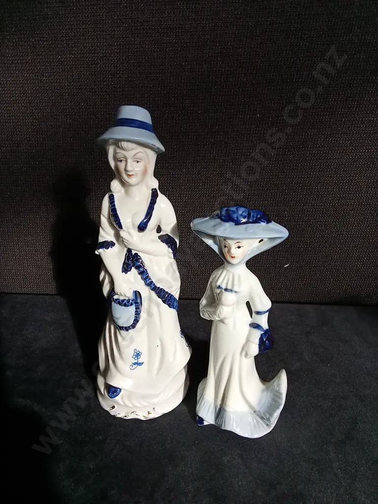 4 PIECES VICTORIAN STYLE PORCELAIN FIGURES Image 1++