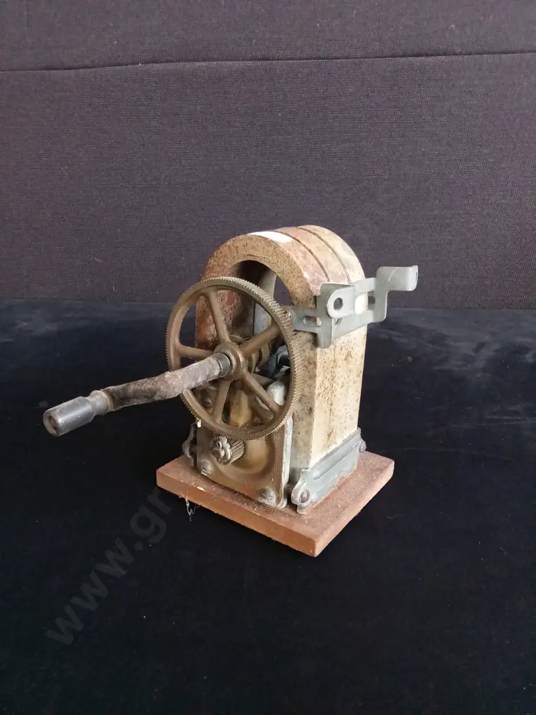 VINTAGE TELEPHONE HAND CRANK MAGNETO GENERATOR Image 1++