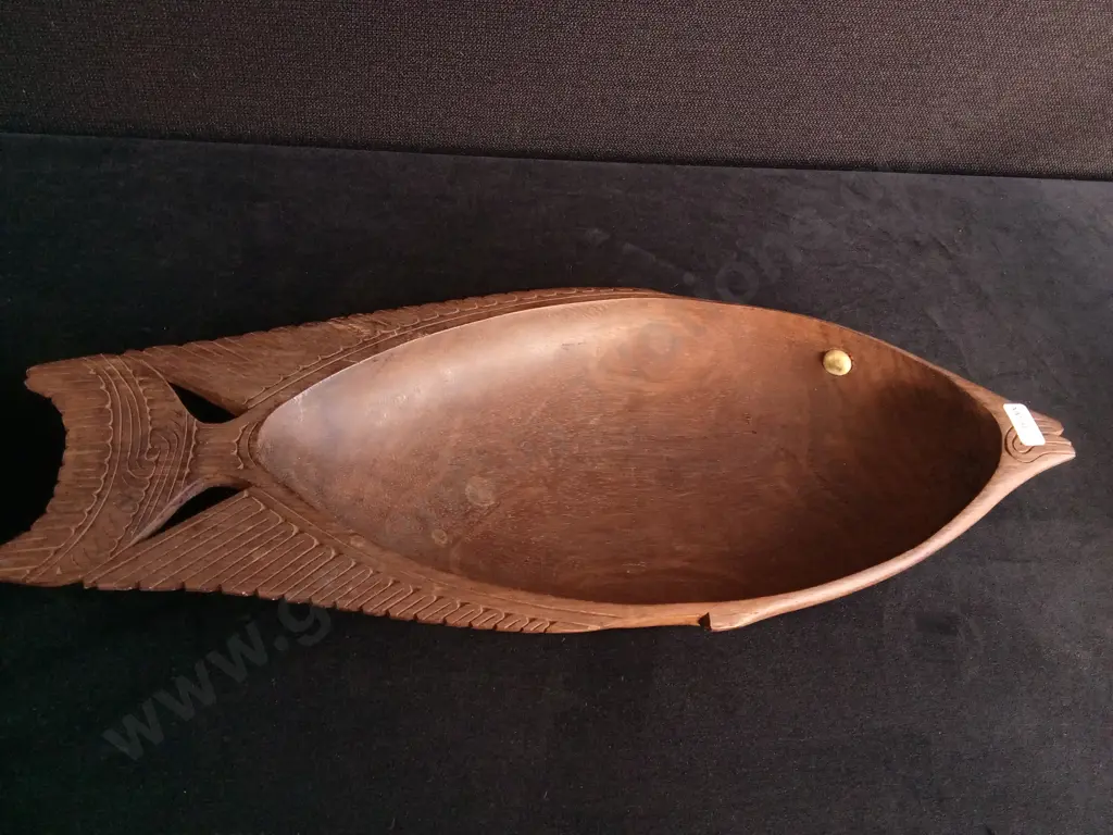 PAPA NEW GUINEA CARVED WOODEN FISH BOWL AND VINTAGE WOODEN BOOK REST Image 1++