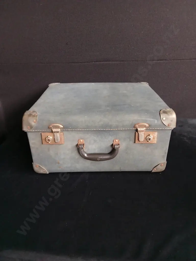 VINTAGE SUITCASE Image 1++