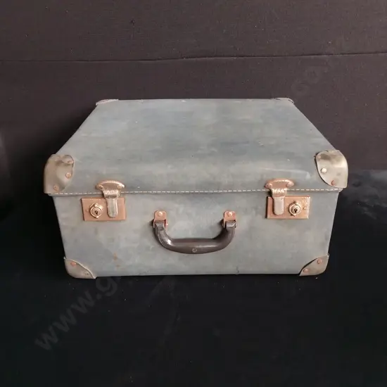 VINTAGE SUITCASE