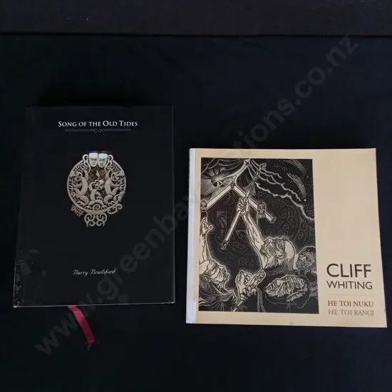 2 PIECES NEW ZEALAND BOOKS