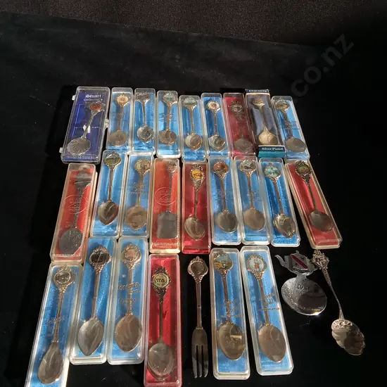 COLLECTION OF VINTAGE SPOONS