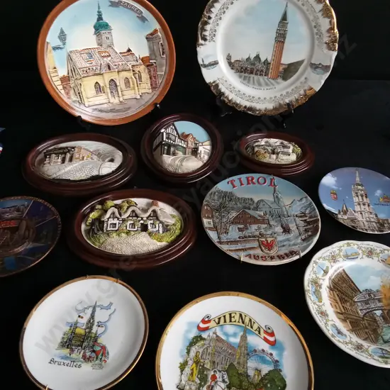 12 DECORATIVE PLATES AND 3D FRAMED PLAQUES