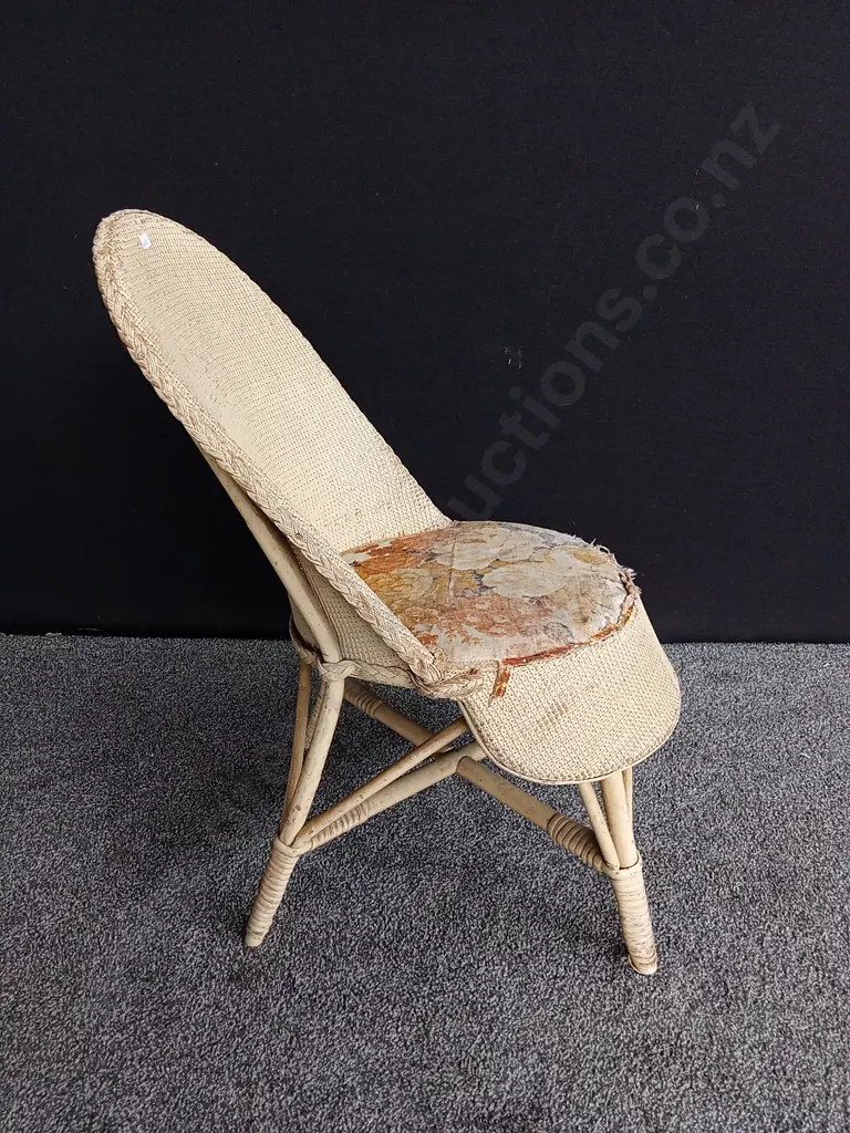 VINTAGE LLOYD LOOM STYLE CHAIR Image 1++