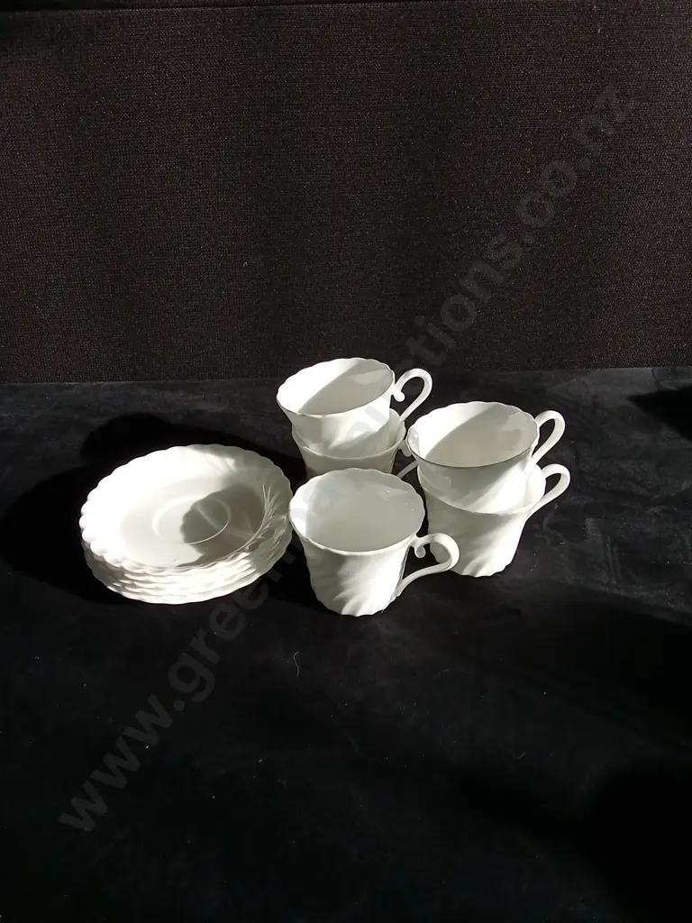 5 PIECES SET NIKO BONE CHINA CUPS AND SAUCERS Image 1++