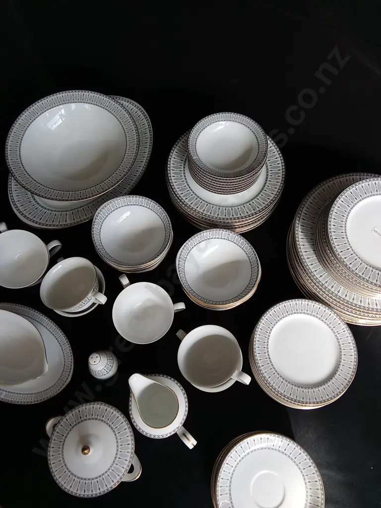 70 PIECE SANGO FINE CHINA SET Image 1++