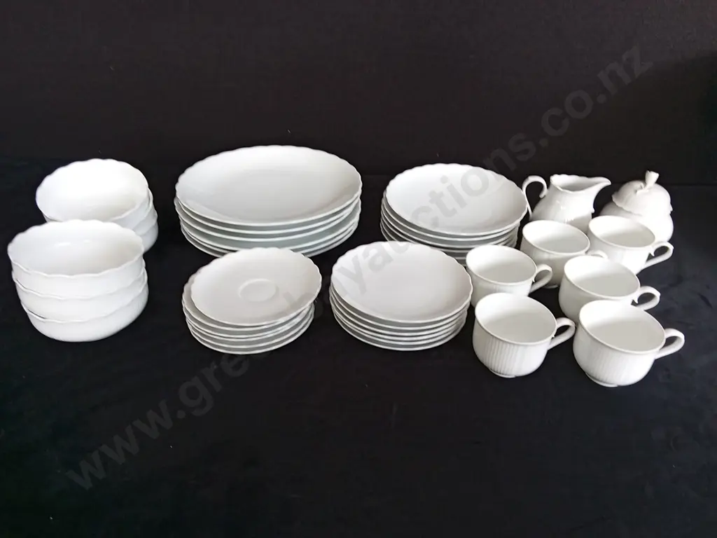 LARGE GERMAN DINNER SET Image 1++