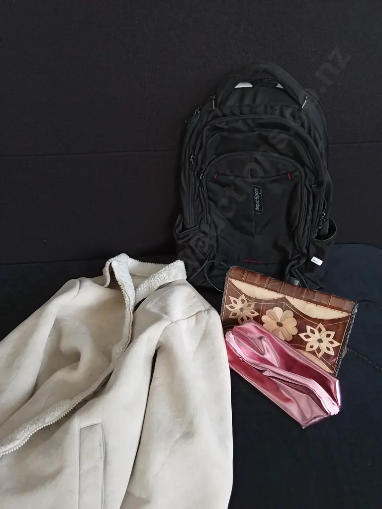 MISCELLANEOUS MIX JACKET AND BAGS Image 1++