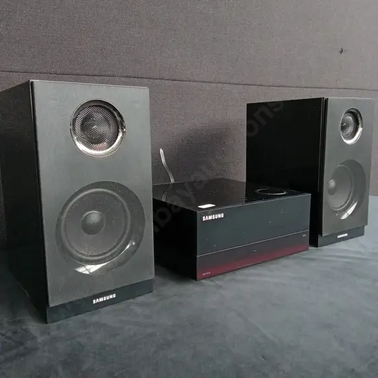 3 PIECES SAMSUNG HOME TEHEATRE SYSTEM