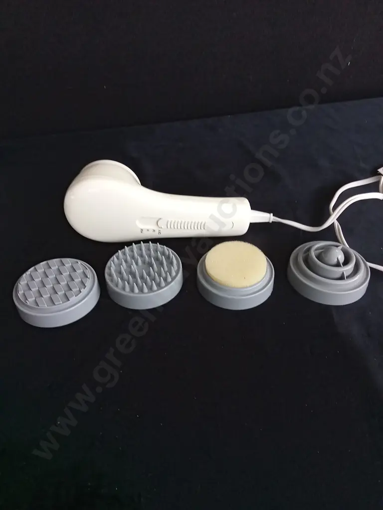 SUNBEAM MASSEUR BODY AND FACE MASSAGER WITH HEAT WORKING Image 1++