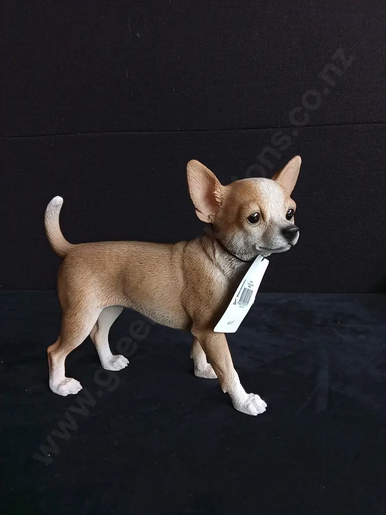 TAKASHO CHIHUAHUA FIGURINE H 22CM BRAND NEW Image 1++