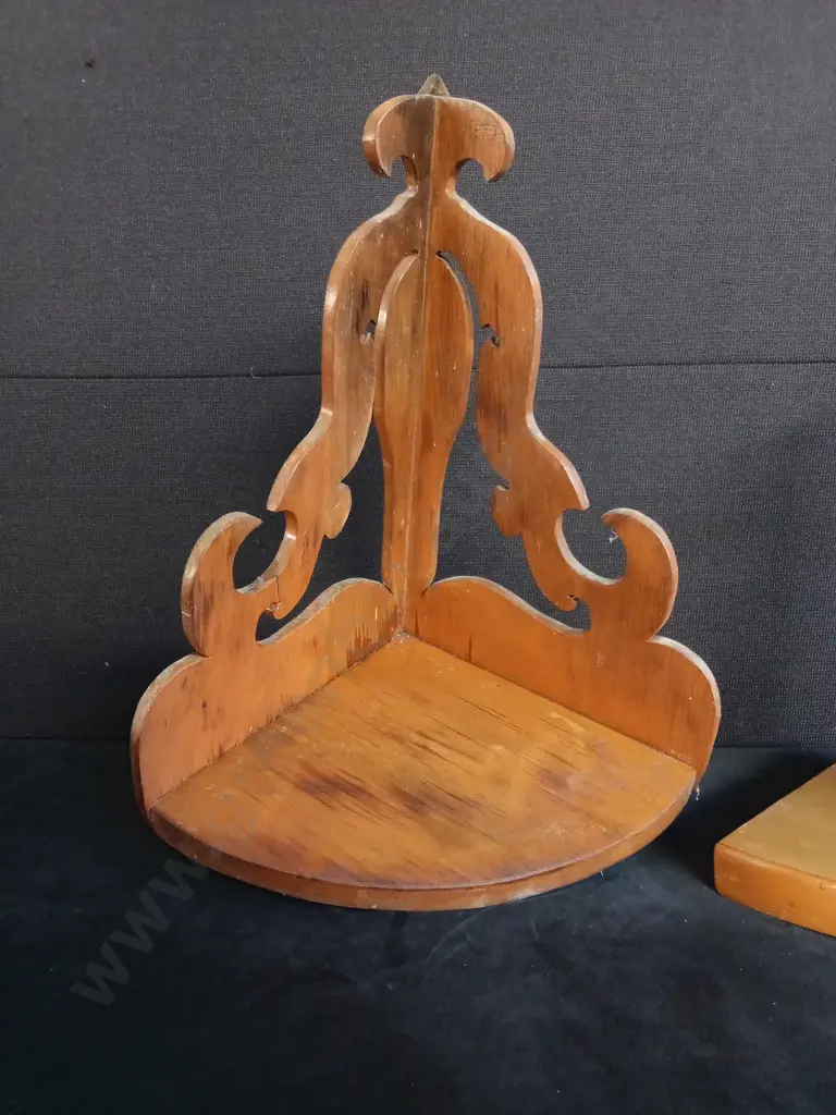 2 PIECES WOODEN CORNER DISPLAY SHELFS Image 1++