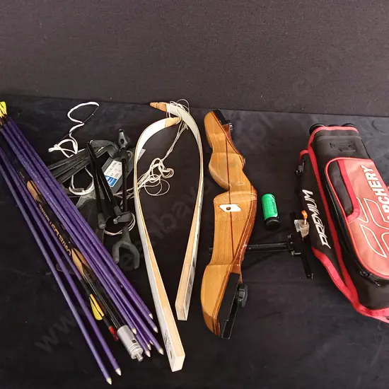 ARCHERY SET AND CARRY CASE