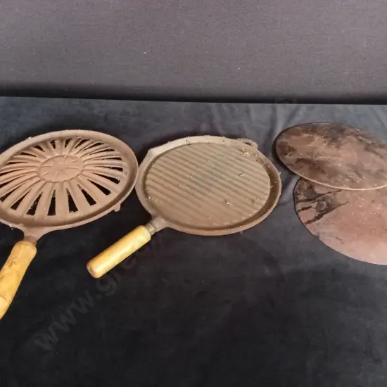 CAST IRON POTS AND LIDS