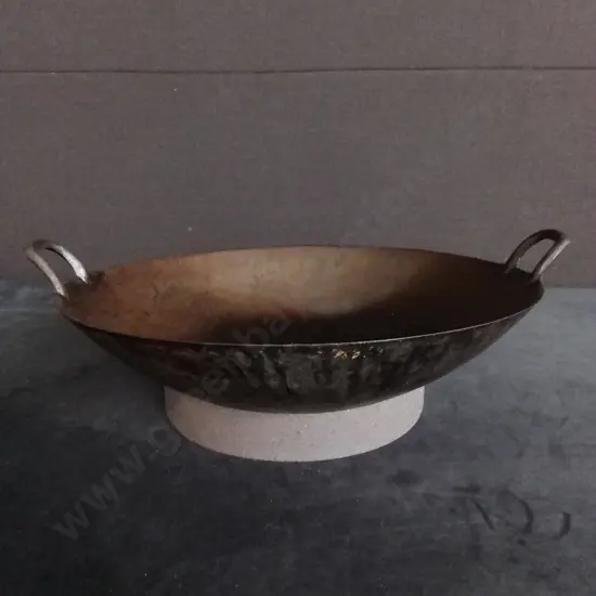 VINTAGE CAST IRON ROUND WOK ON STAND