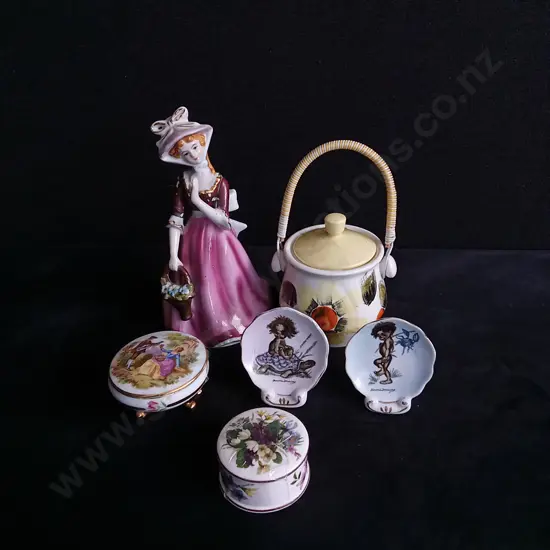 6 PIECES COLLECTION OF VINTAGE DECORATIVE ITEMS