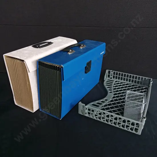 4 PIECES OFFICE ITEMS