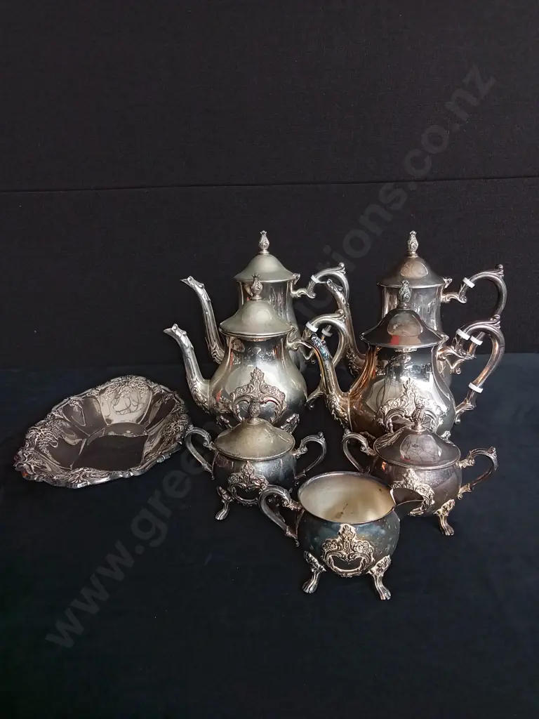 8 PIECE SILVERWARE SET Image 1++