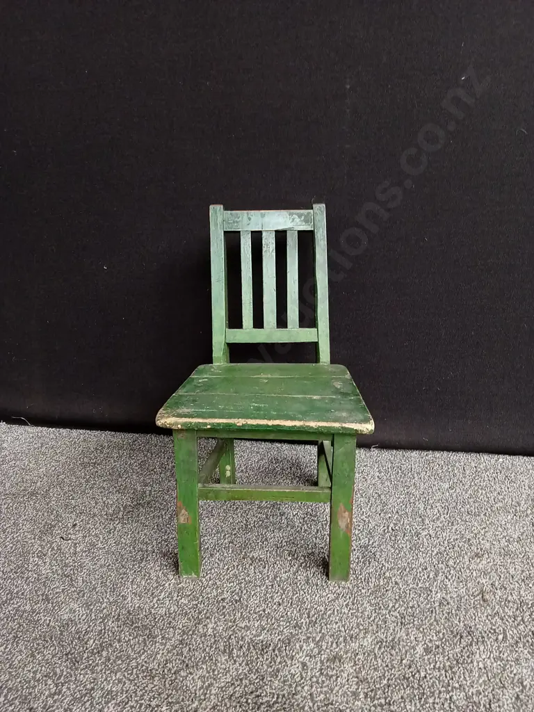 VINTAGE WOODEN KIDS CHAIR Image 1++