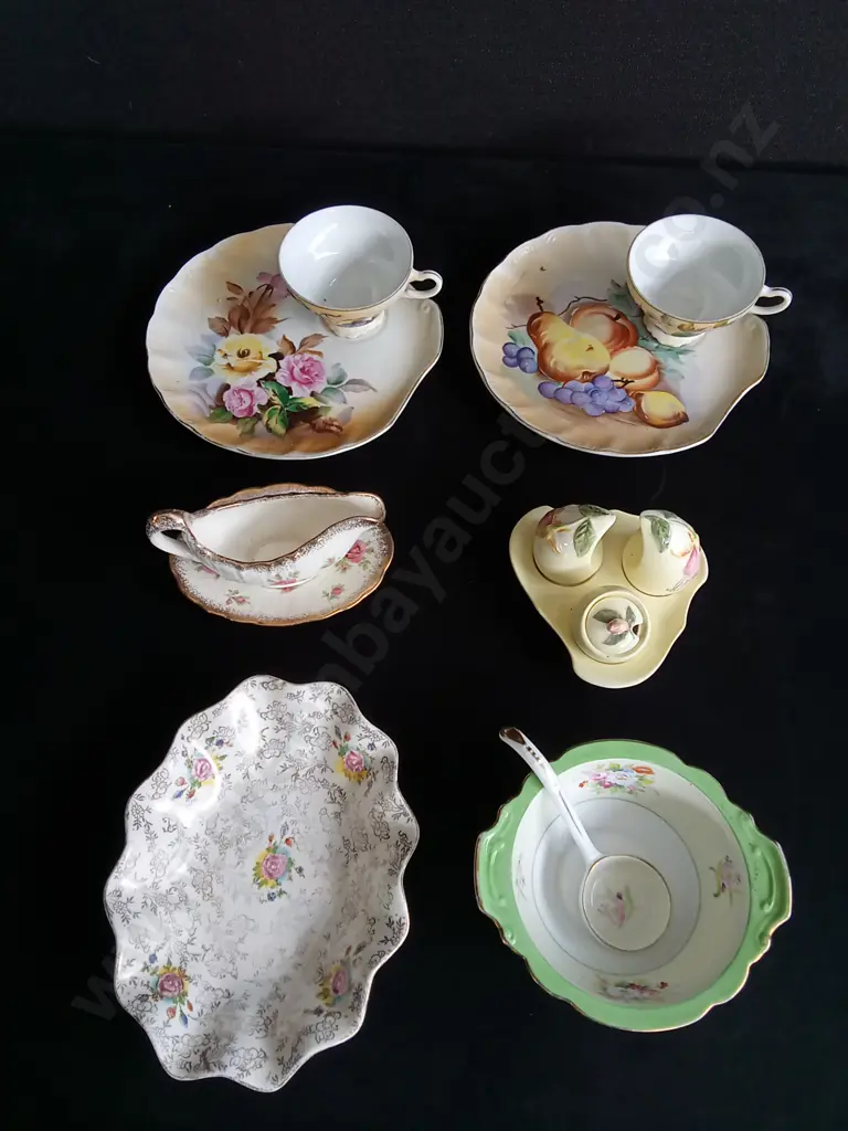VINTAGE CHINA MIX, INCLUDING TEACUPS AND SAUCERS, GRAVY BOAT, SALT AND PEPPER SHAKERS, ETC. Image 1++