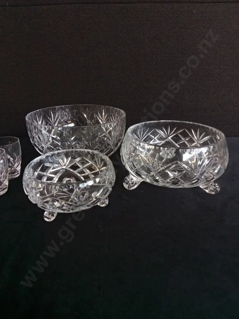 15 PIECES STUART CRYSTAL LIQUEUR GLASSES AND GLASS BOWLS Image 1++