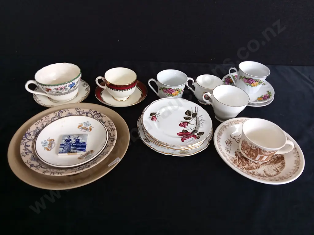 ASSORTED PLATES AND CUPS Image 1++