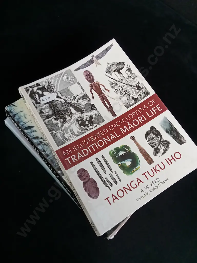 3 PIECES MAORI HISTORIES BOOKS Image 1++