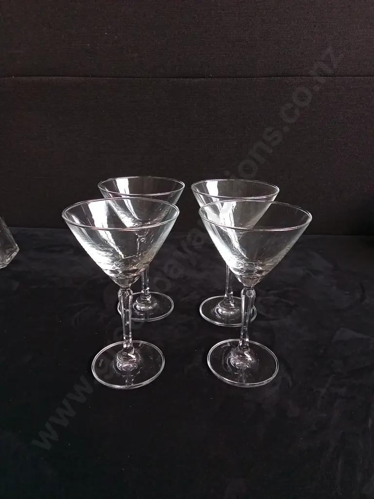8 PIECES GLASSWARE, COCKTAIL GLASSES SET, DECANTERS Image 1++
