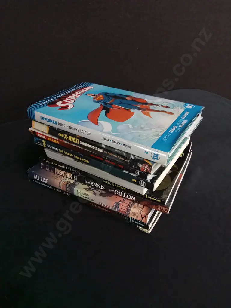 10 PIECES COMIC BOOKS Image 1++