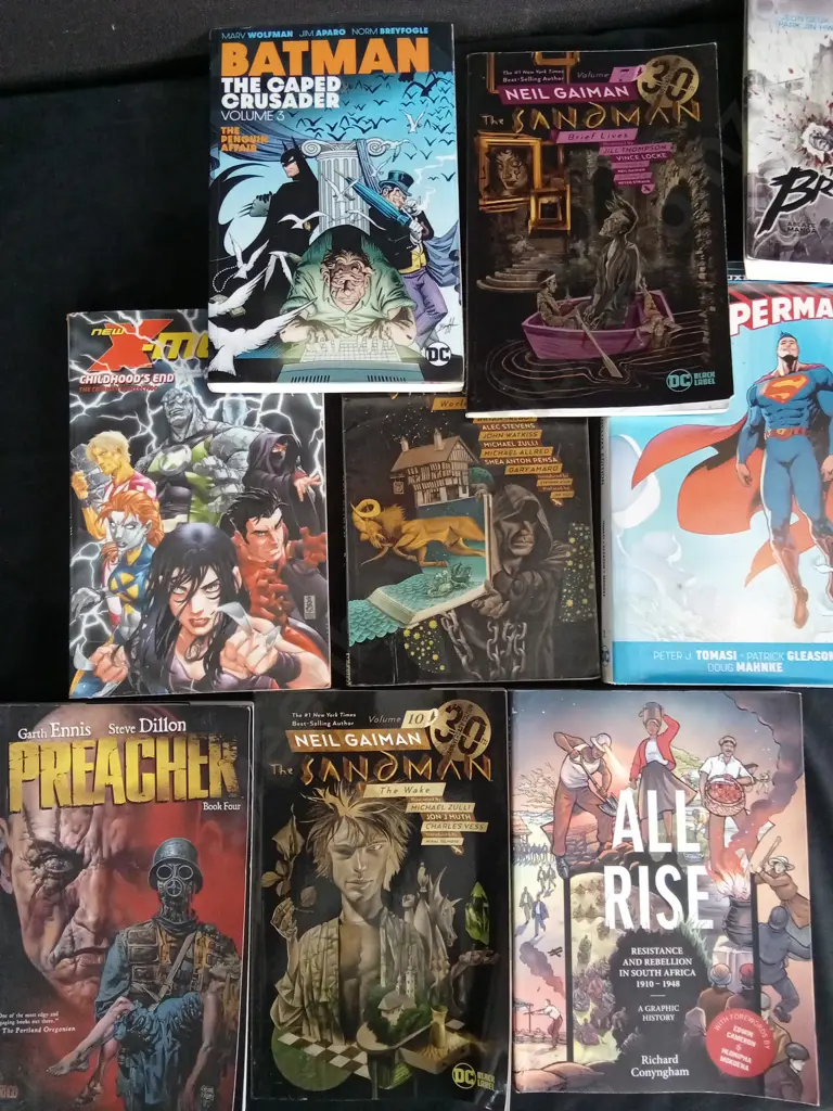 10 PIECES COMIC BOOKS Image 1++