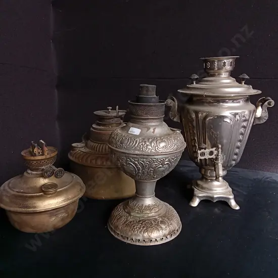 4 PIECES ANTIQUE BRASS HOUSEHOLD ITEMS