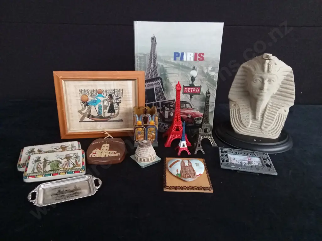 ASSORTED SOUVINERS Image 1++