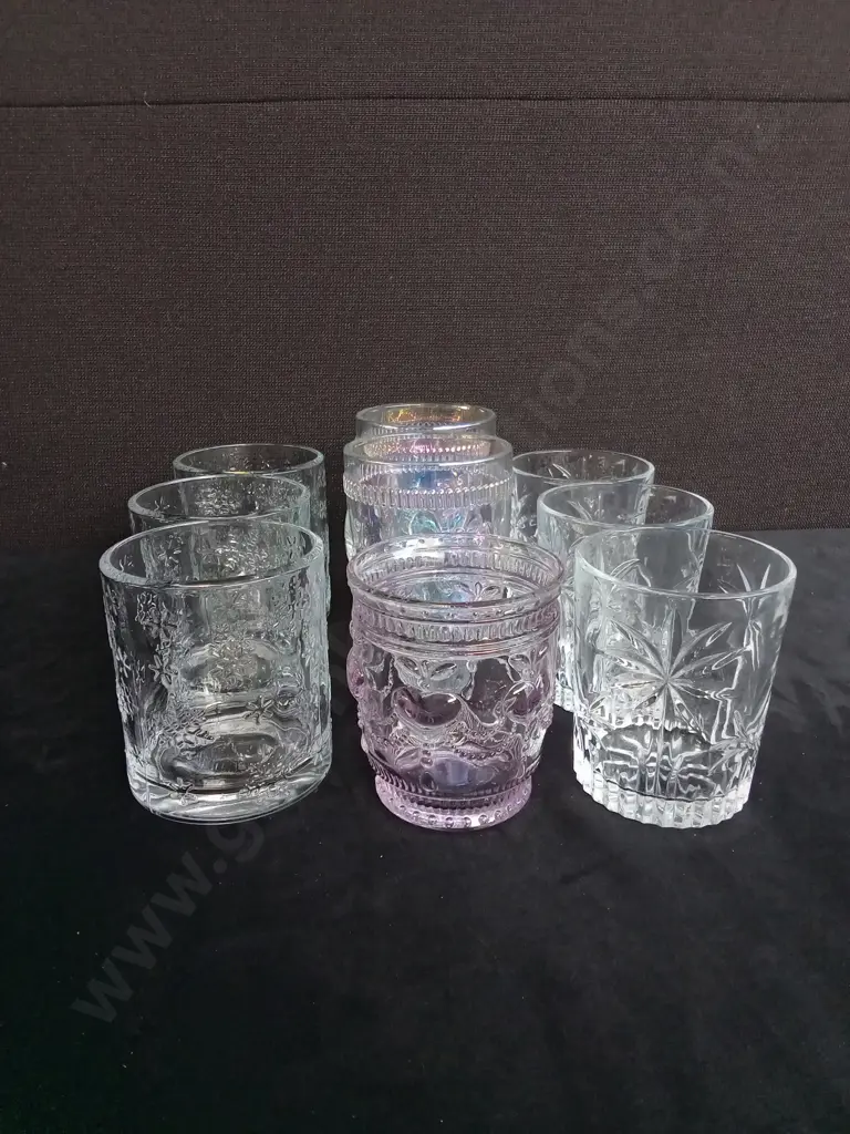 MIX OF GLASSES AND WIRE STORAGE BASKET Image 1++