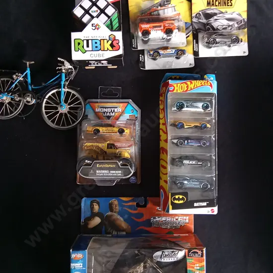8 PIECES BRAND NEW TOYS, RUBIKS CUBE, HOT WHEELS, ETC