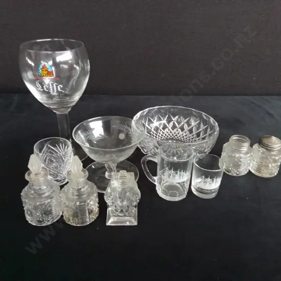 ASSORTED GLASS ITEMS