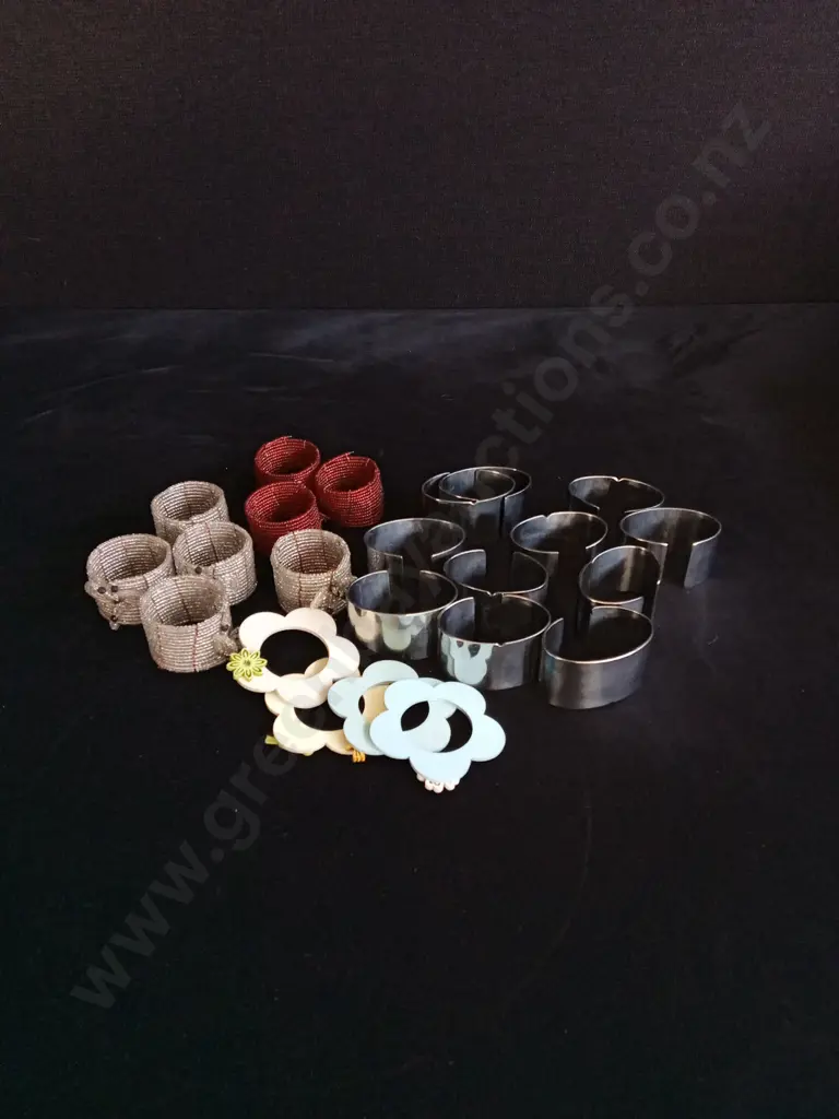 MIX OF NAPKIN RINGS Image 1++