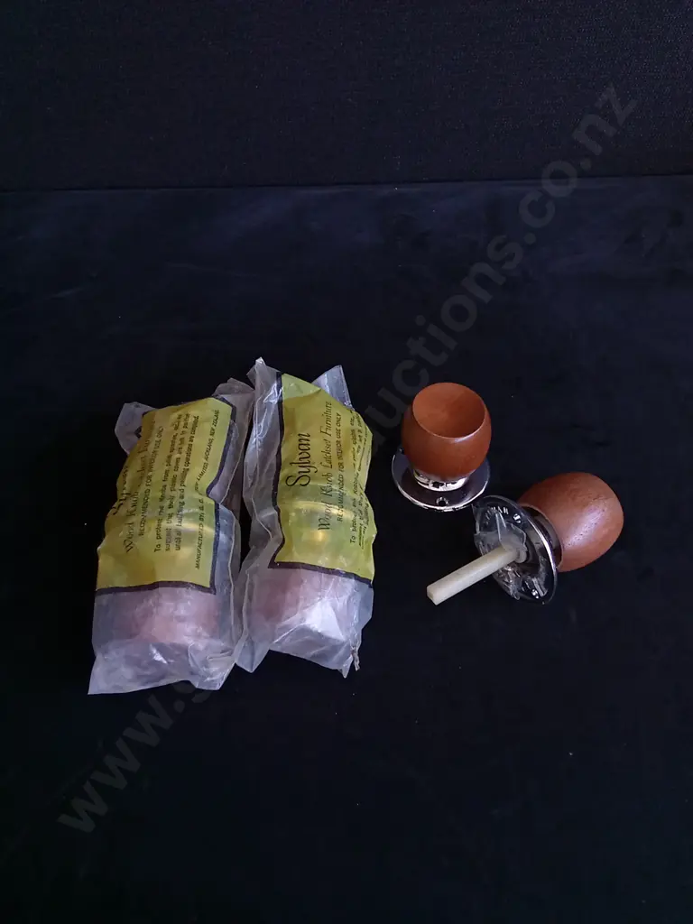 3 BRAND NEW SETS OF DOOR KNOBS Image 1++