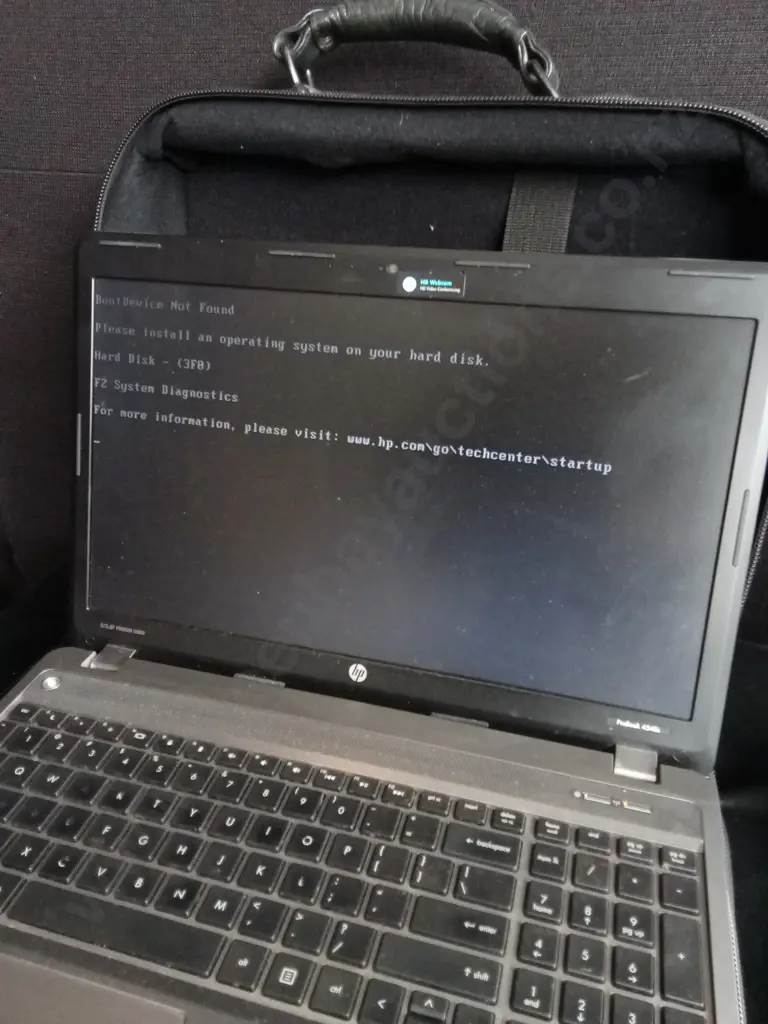 PAIR OF HP LAPTOPS 10 INCHES AND 15 INCHES INCLUDES CASES Image 1++