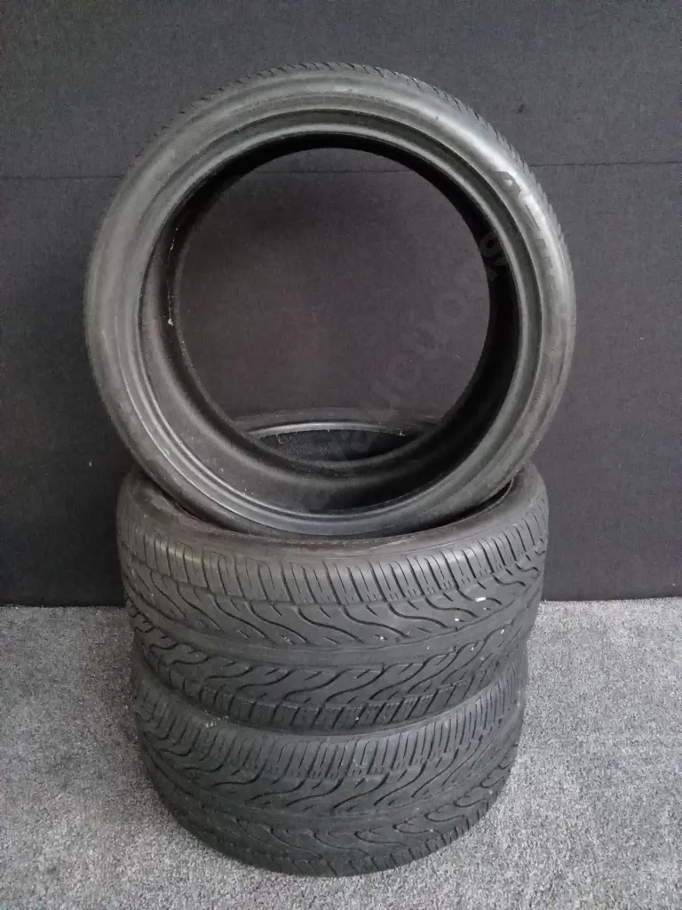 3 X 22 INCH ZETA AZURA 285 X 35 X 22 TYRES USED Image 1++