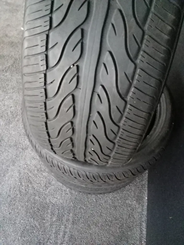 3 X 22 INCH ZETA AZURA 285 X 35 X 22 TYRES USED Image 1++