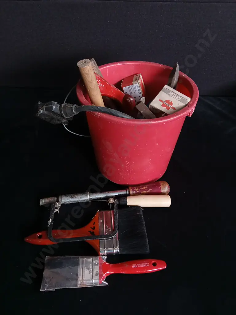 BUCKET OF TOOLS MIX Image 1++