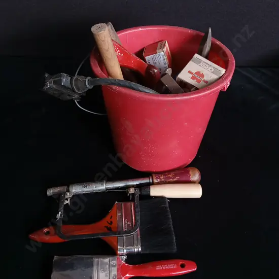 BUCKET OF TOOLS MIX