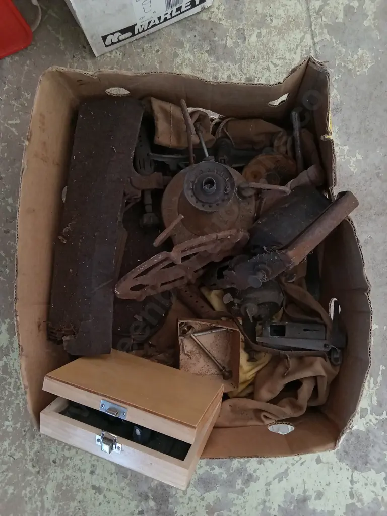 BOX OF METAL WORKING TOOLS Image 1++