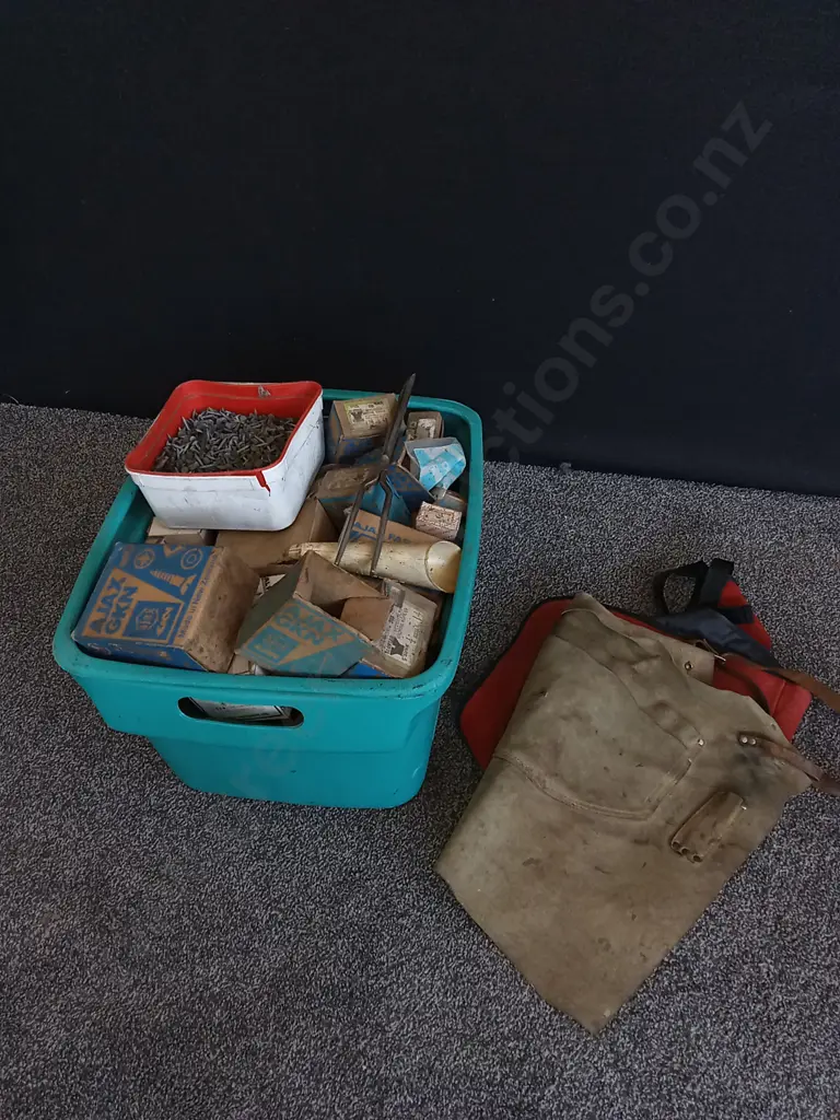 TUB MIX OF NAILS AND 2 SUEDE APRONS Image 1++