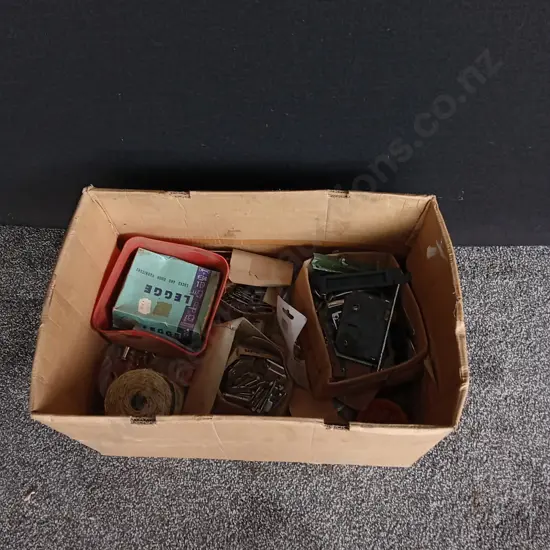 BOX OF VINTAGE HARDWARE