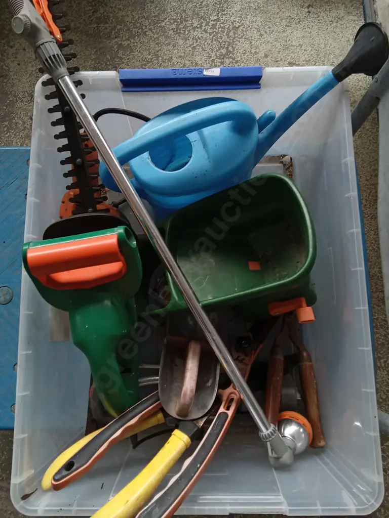 MIX OF GARDENING TOOLS Image 1++