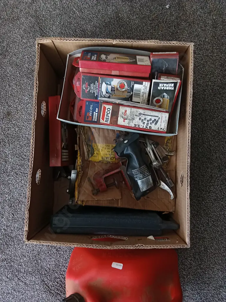 BOX OF TOOLS, HARDWARE ITEMS AND PLASTIC JERRY CAN Image 1++