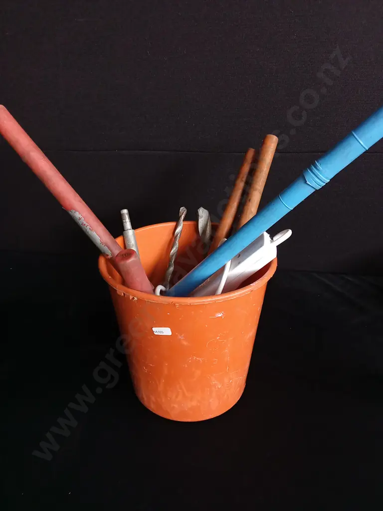BUCKET OF TOOLS AND DRILL BITS Image 1++